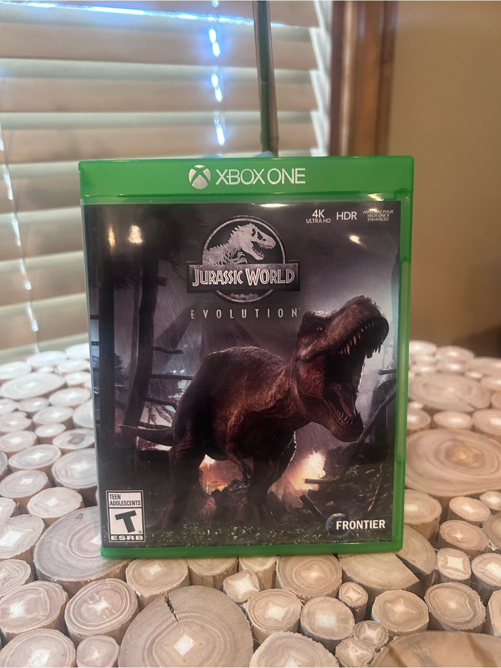 XBOX ONE - Jurassic World Evolution Game